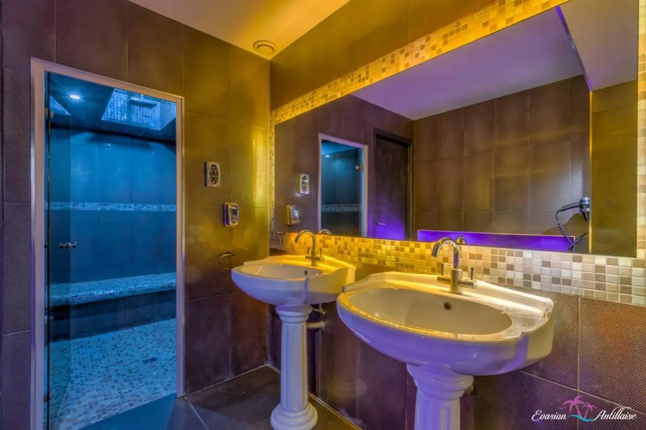 Evasion Antillaise Hotell Marseille Frankrike